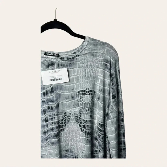 HEIMISH USA LONG SLEEVE TOP ANIMAL PRINT GRAY/LIGHT BLUE/BLACK IN COLOR SIZE XL - Picture 3 of 10